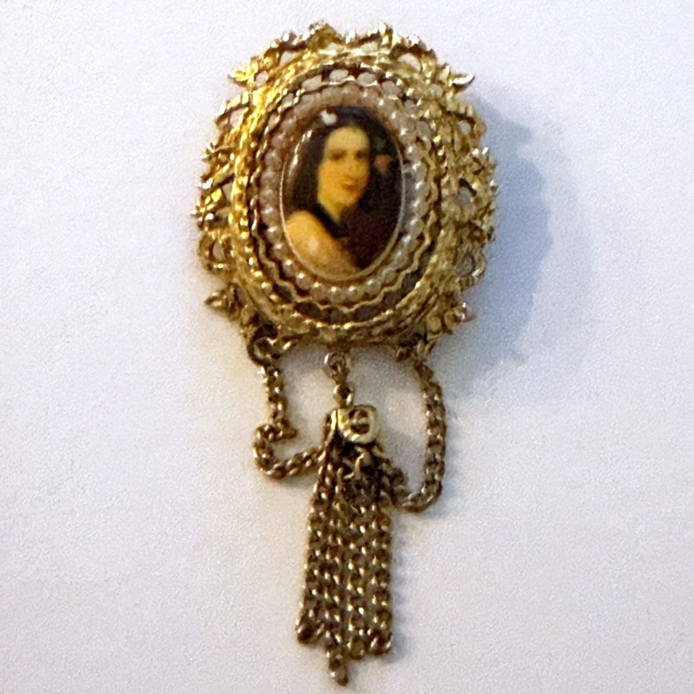 Art Cameo Brooch Gold Tone Portrait Faux Pearl Tassel Victorian Regency Royal